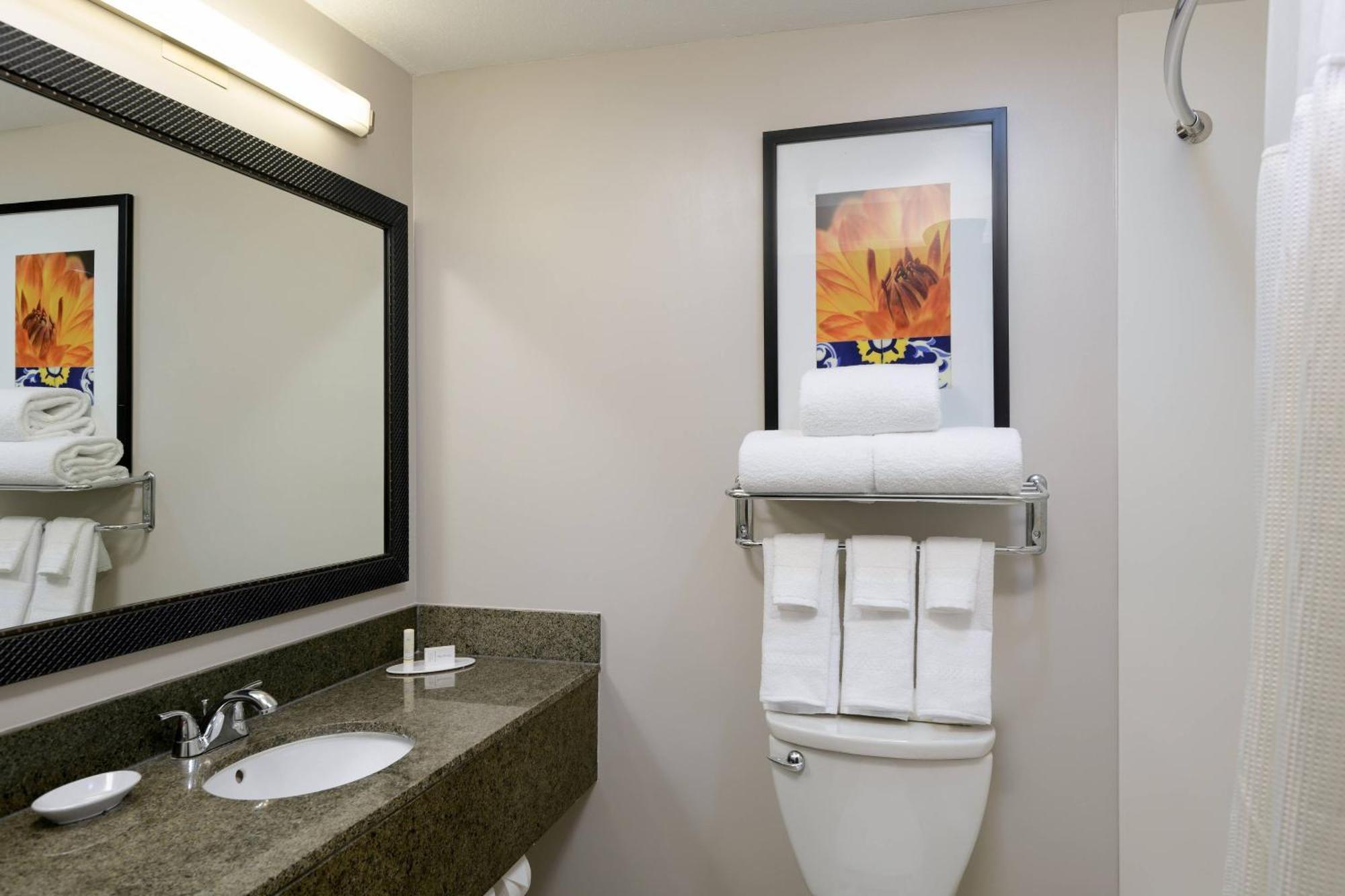 Fairfield Inn & Suites San Diego Old Town מראה חיצוני תמונה