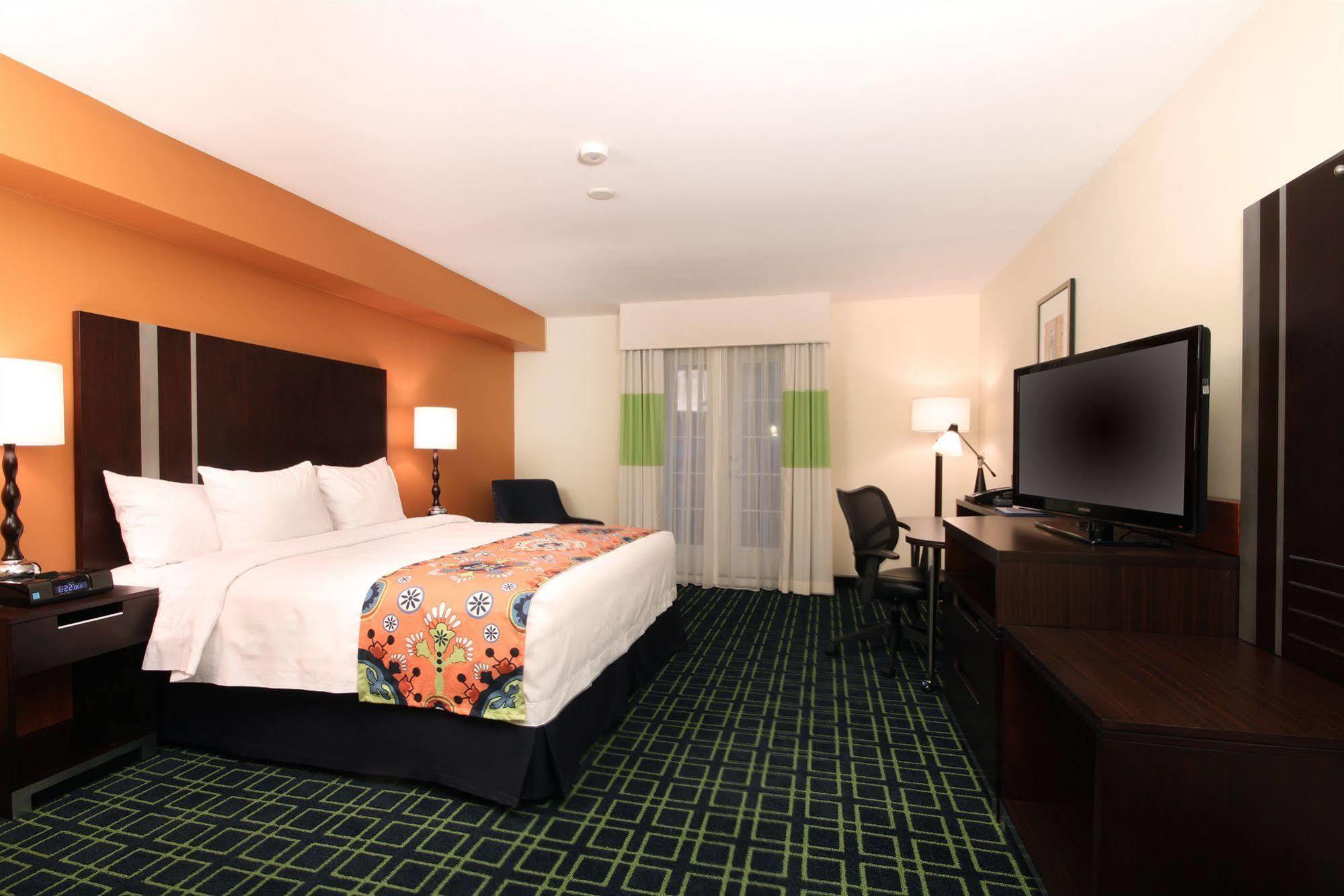 Fairfield Inn & Suites San Diego Old Town מראה חיצוני תמונה
